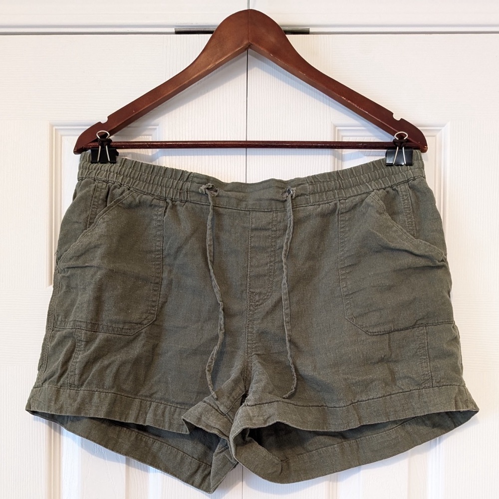 55% Linen 45% Viscose Reitmans Green Draw Waist Shorts Size 13